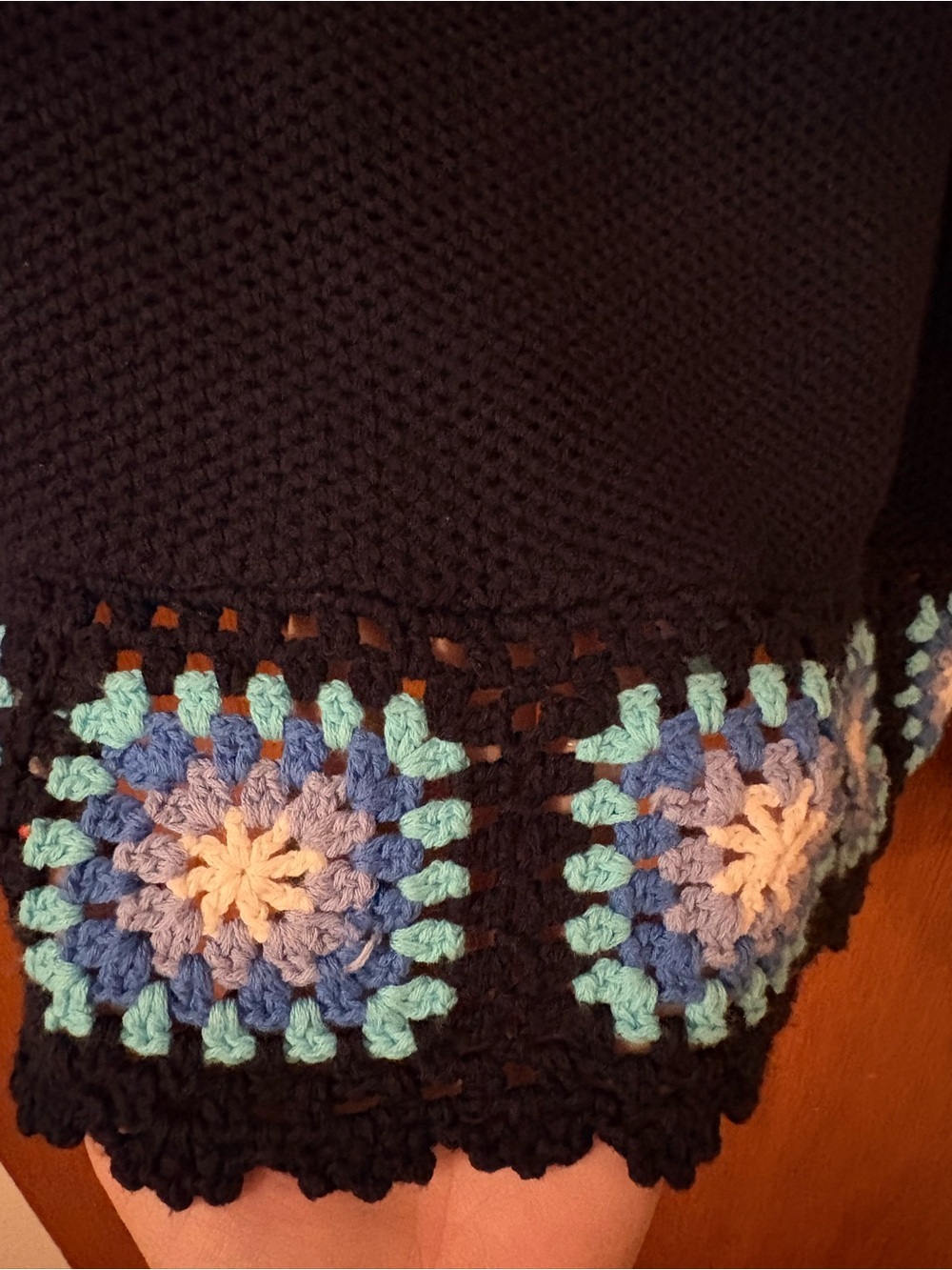Joseph A Navy Textured Crewneck Sweater with Crochet Detail. * See photo # 5* - Picture 3 of 8